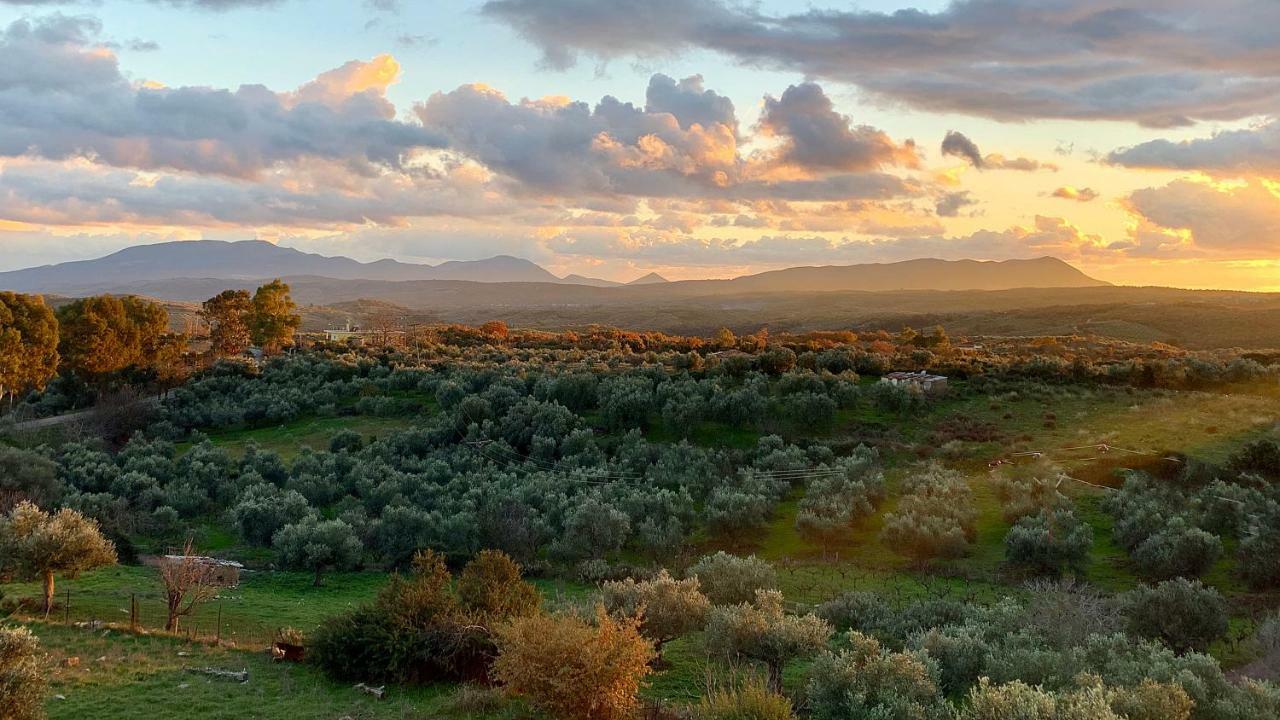 Stone Tower Retreat, Oasis Of Peace Appartamento Aristomenis Esterno foto